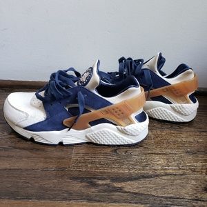 NIKE AIR HUARACHE RUN